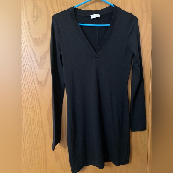 Black aritzia dress - Picture 1 of 3